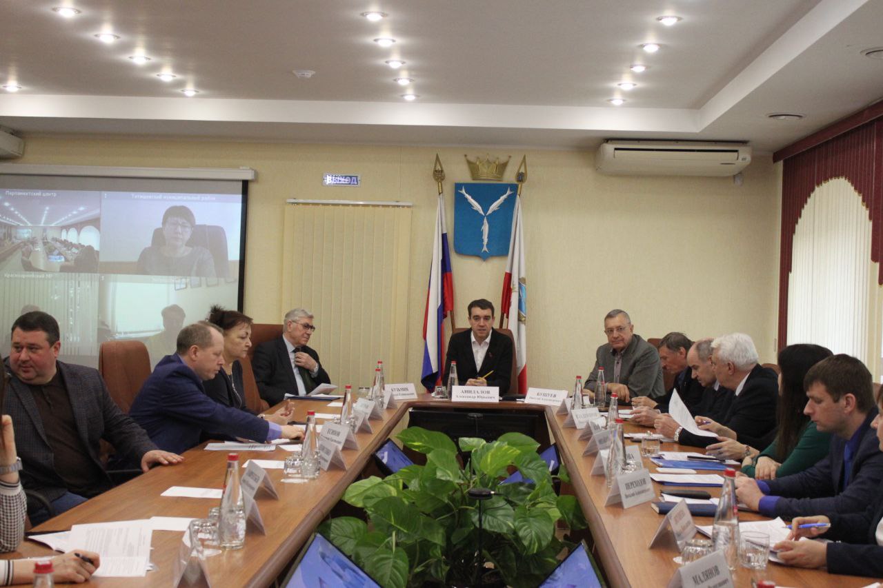 Перспективы развития Саратовской агломерации обсудили на круглом столе в Саратовской областной Думе